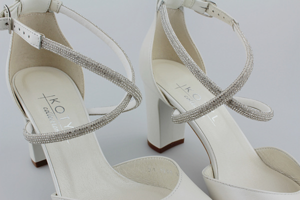 Kotyl 1289 biała ecru perła