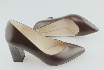 Kotyl 3717 brązowy lico