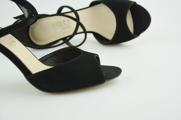 Kotyl 5949 czarny zamsz