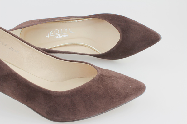 Kotyl 5459 brązowy zamsz