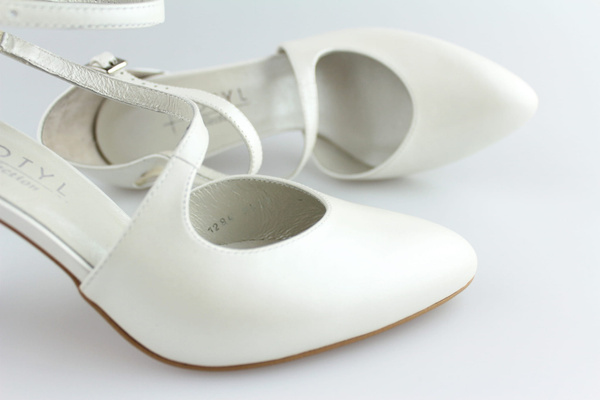 Kotyl 1283 biała ecru perła