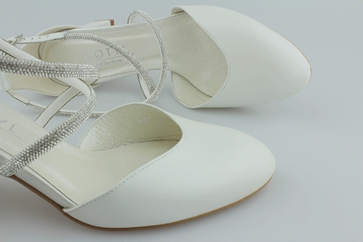 Kotyl 677 biały perła