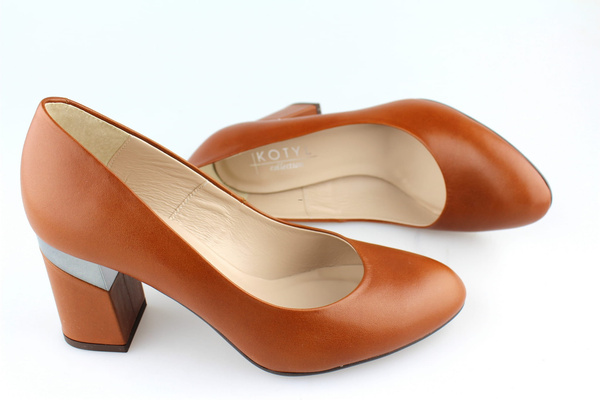 Kotyl 7097 rudy lico