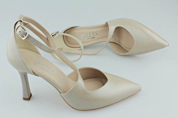 Kotyl 8503 perła + ozdobny wymienny pasek