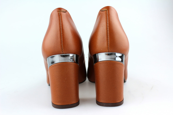 Kotyl 7097 rudy lico