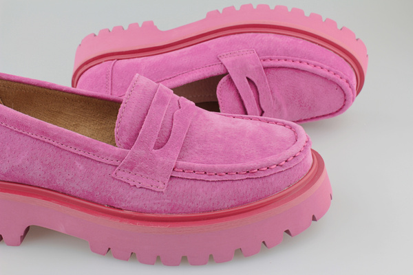 Lekkie mokasyny DP4586 fuksjowy zamsz