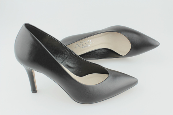 Kotyl 8523 czarny lico