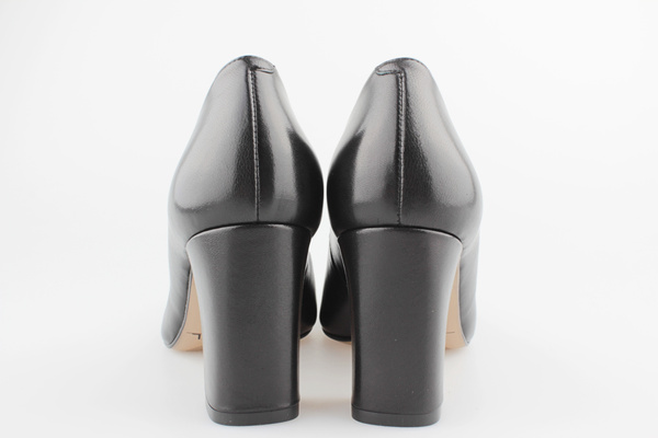 Kotyl 3717 czarny lico