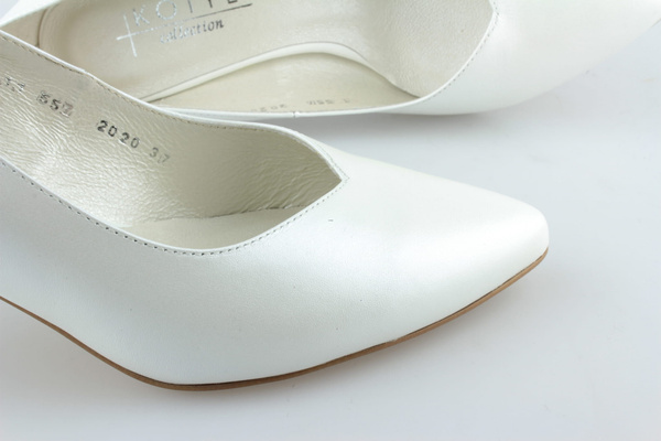 Kotyl 557 biała ecru perła