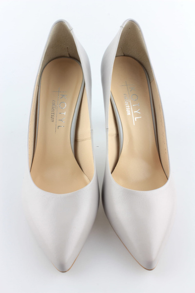 Kotyl 7267 jasny szary lico