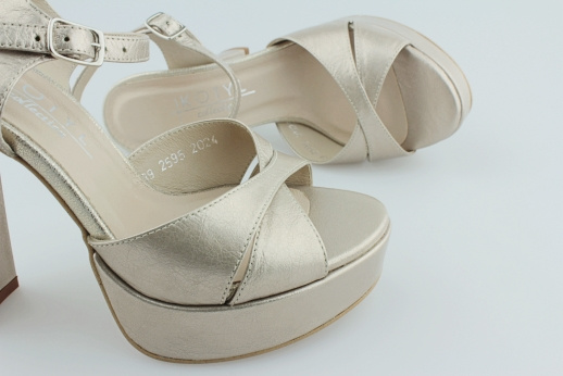 platformy Kotyl 2595 złoto vera