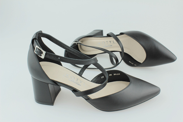 Kotyl 5430 czarny lico