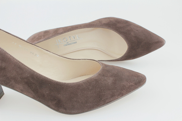 Kotyl 5431 brązowy zamsz