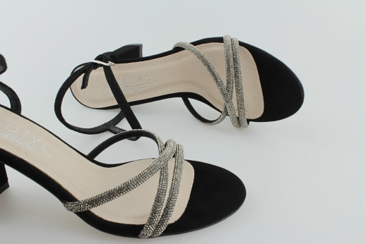 Kotyl 4371 czarny zamsz