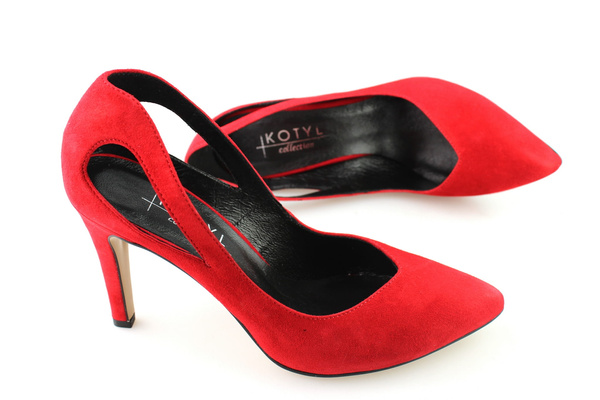 szpilki z wycięciem Kotyl 7297 czerwony zamsz