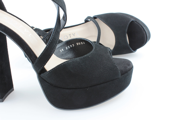 platformy Kotyl 2593 czarny zamsz