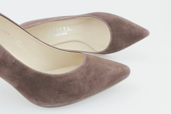 Kotyl 3789 brązowy zamsz