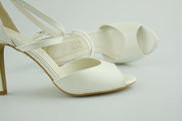 Kotyl 5949 biała ecru perła