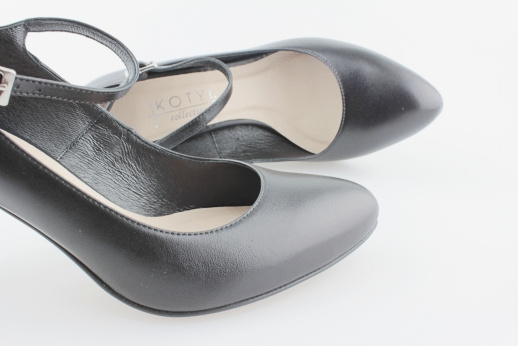 Kotyl 888 czarny lico