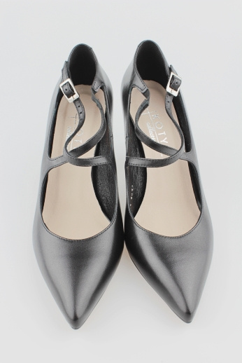 Kotyl 8511 czarny lico