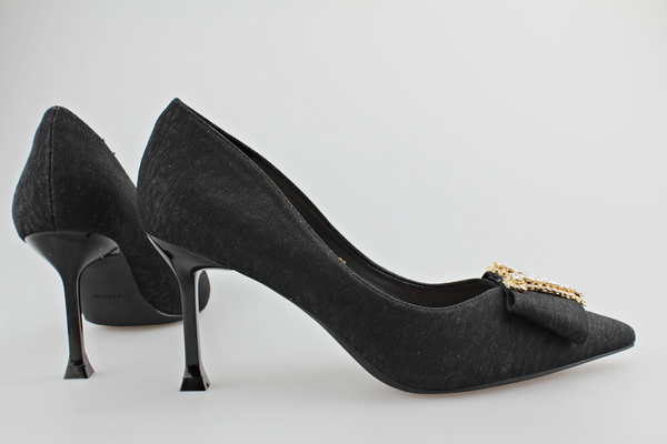 Błyszczące szpilki z koralikami m.266 czarny