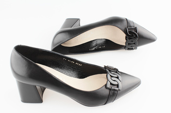 Kotyl 5433 czarny lico