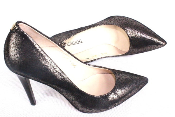 Neścior 006 czarno złoty