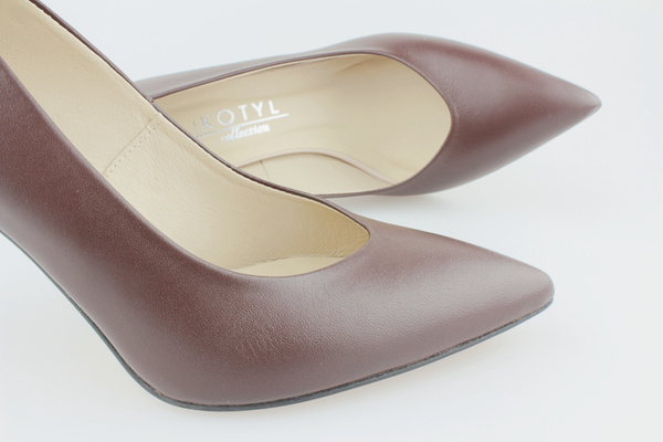 Kotyl 8523 brązowy lico