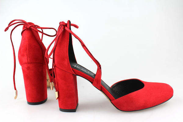 Kotyl 5899 czerwony zamsz