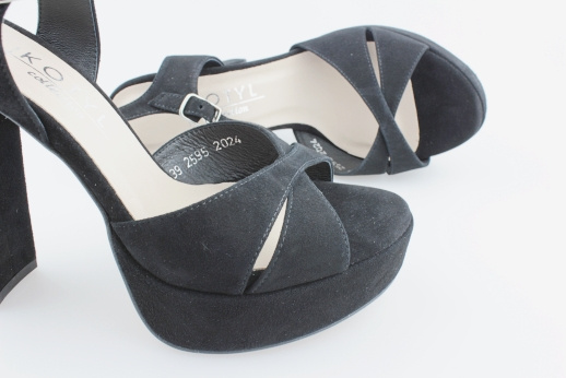 platformy Kotyl 2595 czarny zamsz