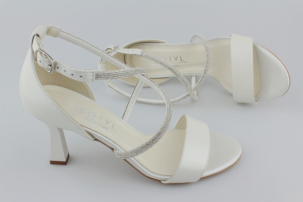 Kotyl 4363 biała ecru perła