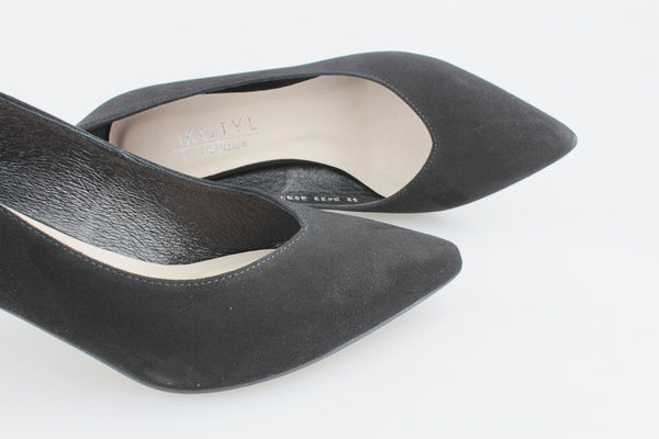 Kotyl 5423 czarny zamsz