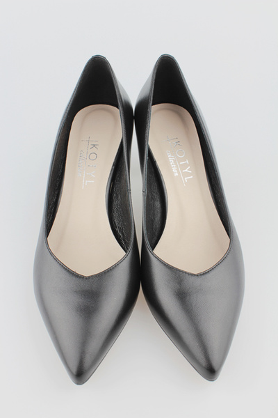 Kotyl 5423 czarny lico