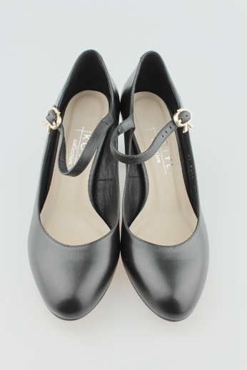 Kotyl 7111 czarny lico