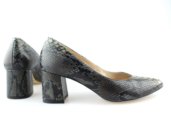 Kotyl 549 czarny wąż