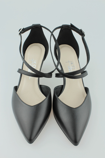 Kotyl 5451 czarny lico