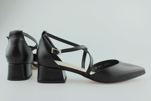 Kotyl 9917 czarny lico