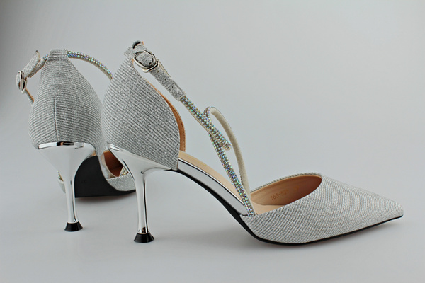 Błyszczące szpilki z koralikami m.163 srebrny