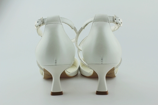 Kotyl 679 biały perła