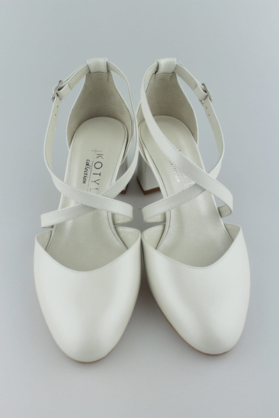 Kotyl 663 biała ecru perła