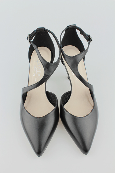 Kotyl 3727 czarny lico