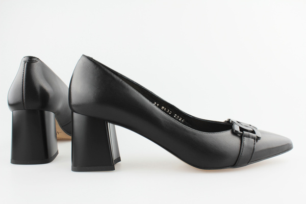 Kotyl 5433 czarny lico