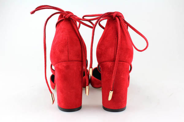 Kotyl 5899 czerwony zamsz