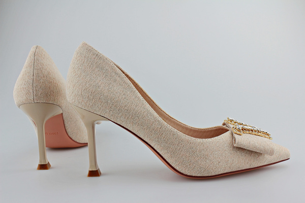 Błyszczące szpilki z koralikami m.266 szampański złoty