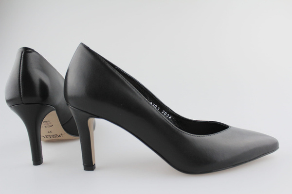 Kotyl 3701 czarny lico