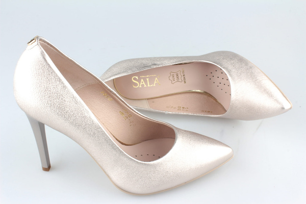 Sala 1810 złoty róż