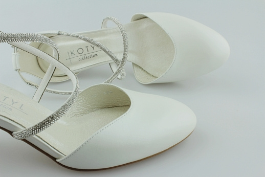 Kotyl 679 biały perła