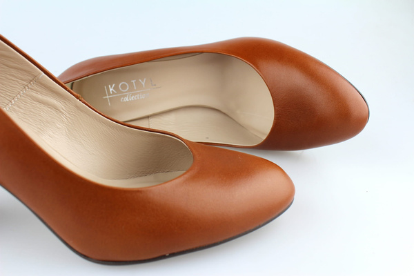 Kotyl 7097 rudy lico