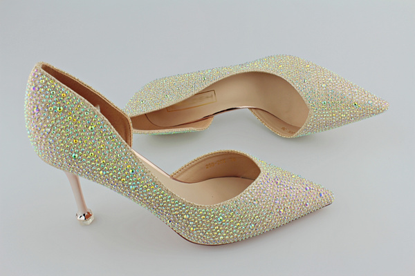 Błyszczące szpilki z koralikami m.258 złoty