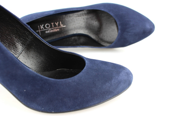 Kotyl 883 granat zamsz